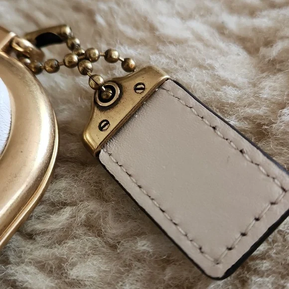 Adorable NWT Coach Disney X Bambi Kisslock Wallet 🤍🦌🩷 - Picture 4 of 16